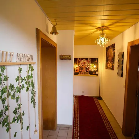 Stilvolle 4 Oase Mit Kunst Ruhe 500 Qm Privatgarten Und Highspeed Wlan (adults Only)