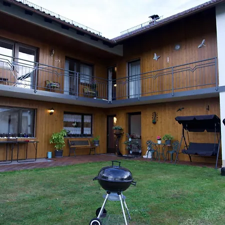 Apartmán Stilvolle 4 Oase Mit Kunst Ruhe 500 Qm Privatgarten Und Highspeed Wlan (adults Only)