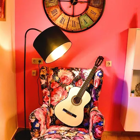 Stilvolle 4 Oase Mit Kunst Ruhe 500 Qm Privatgarten Und Highspeed Wlan (adults Only) Apartmán Grainet